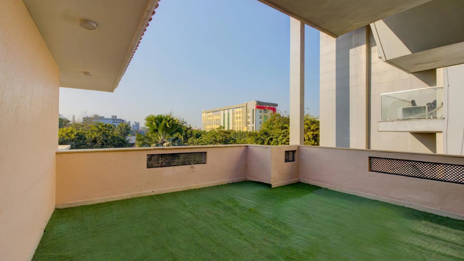 Amrit Hotel - Hotel & Banquet,Sector 32 Gurgaon