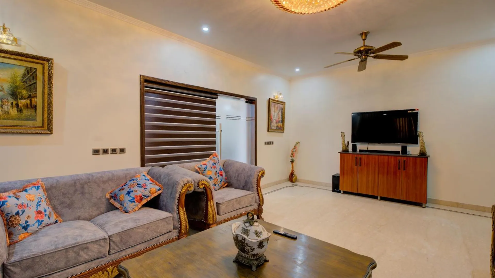Amrit Hotel - Hotel & Banquet,Sector 32 Gurgaon